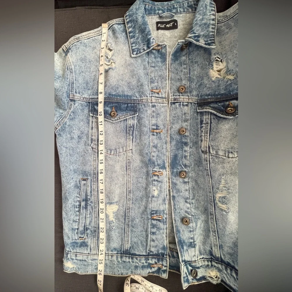 Women's Oversized Destroyed Denim Jacket - Picture 11 of 14